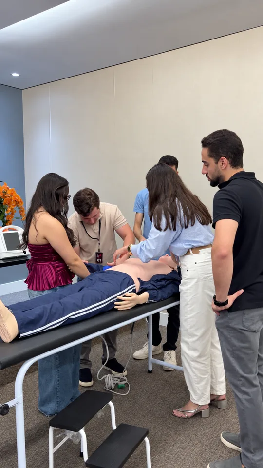 Turma anterior do TECA em treinamento prático